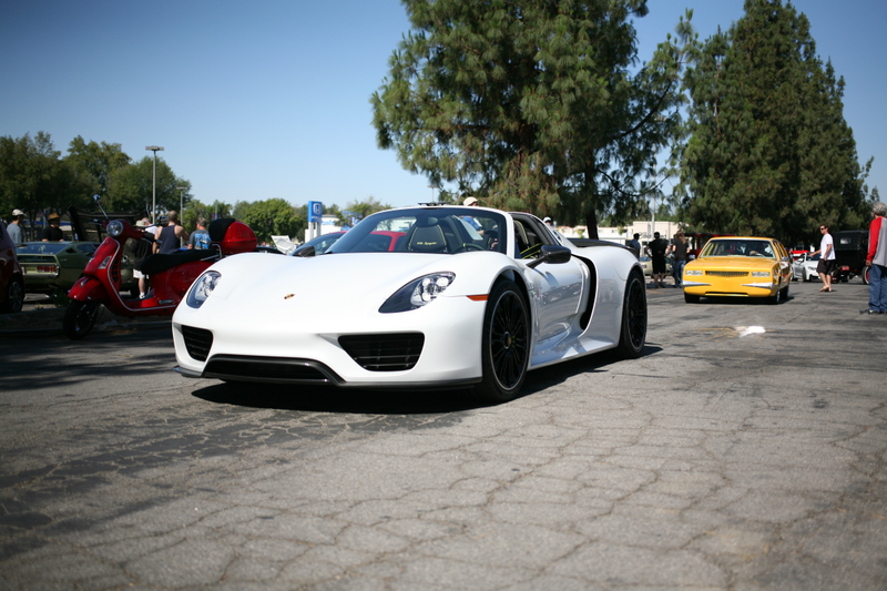 Illustration for article titled Supercar Sunday. Here are pictures.
